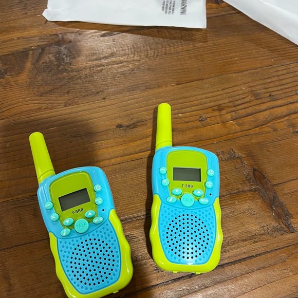 Kid's Walkie Talkie Toys 2 Pack for Ages 3-12 - Picture 8 of 10